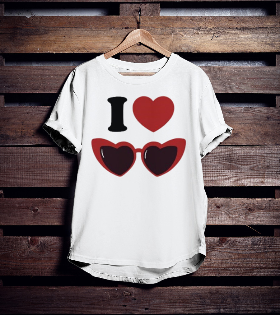 Chiara Oliver Camiseta I Love Chiara Heart Sunglasses T-Shirt