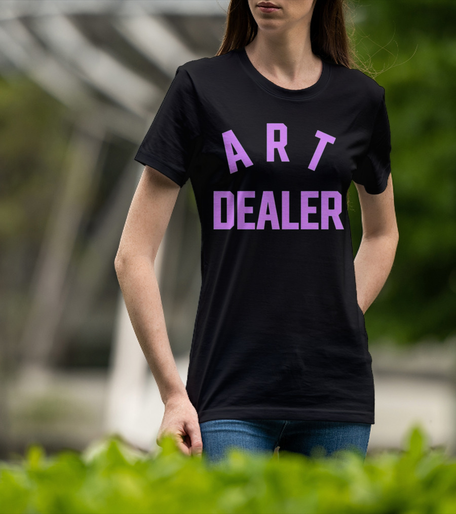 ART DEALER Classic Bold Typography T-Shirt
