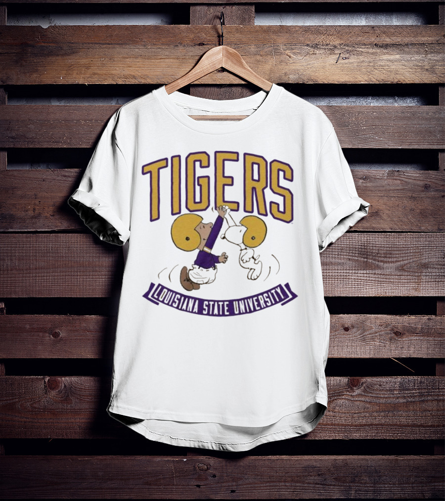 Charlie Brown And Snoopy High Five Louisiana State University Tigers T-Shirt