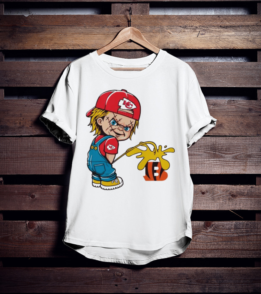 Kansas City Chiefs Chucky Pissing On Cincinnati Bengals T-Shirt