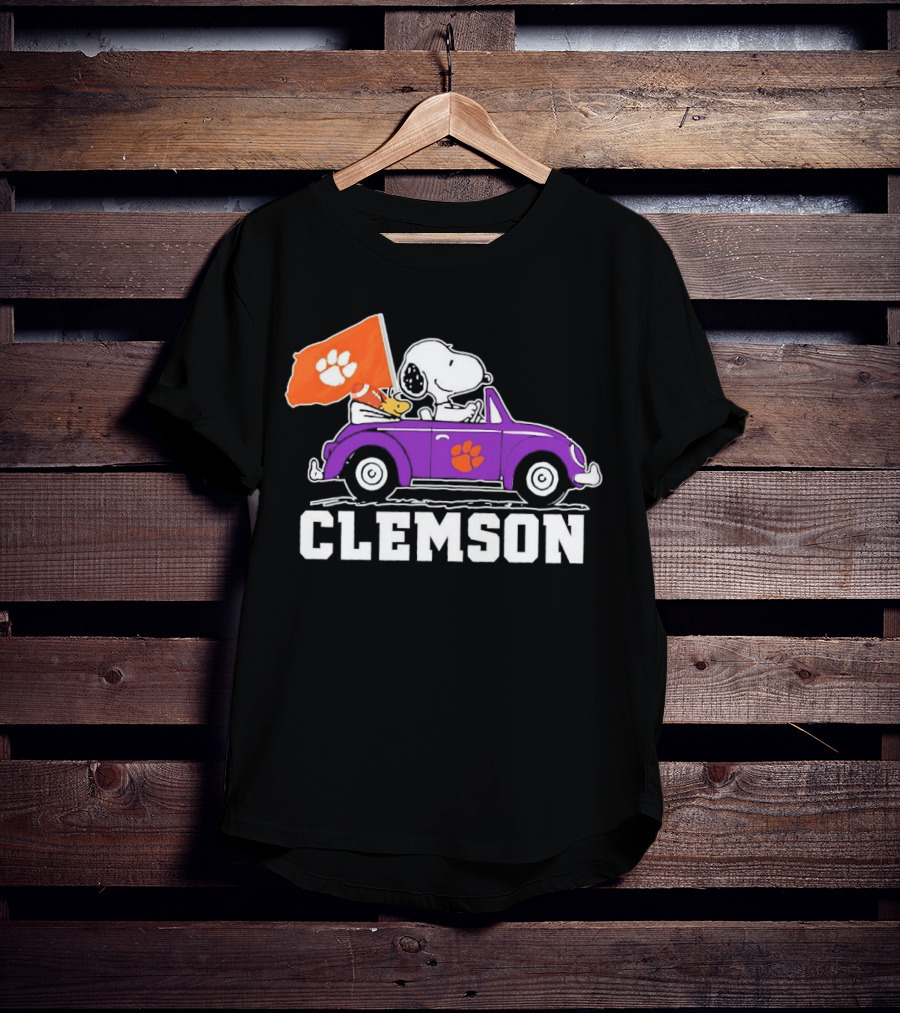 Snoopy And Woodstock In Purple Car With Clemson Flag T-Shirt