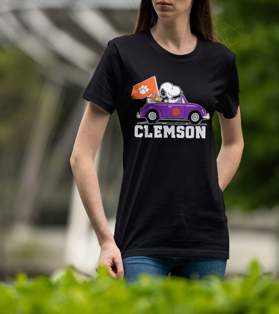 Snoopy And Woodstock In Purple Car With Clemson Flag T-Shirt
