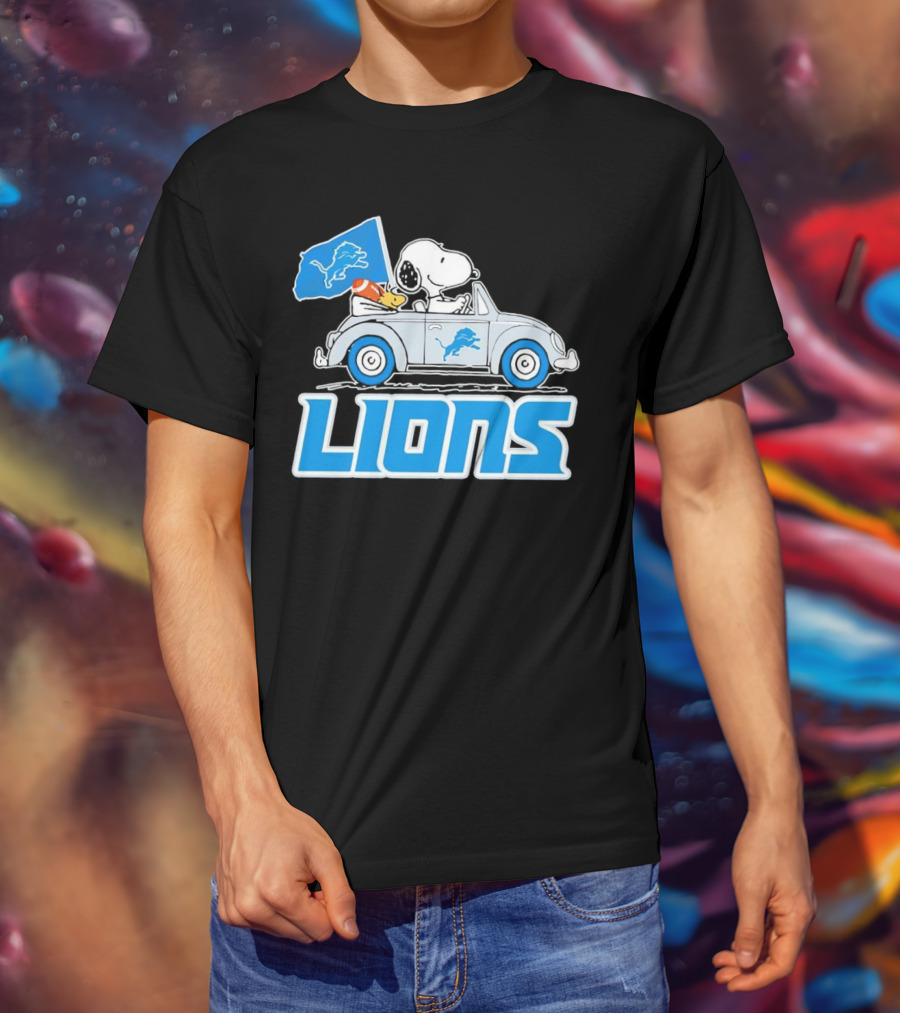 Snoopy And Woodstock In Car With Detroit Lions Flag T-Shirt