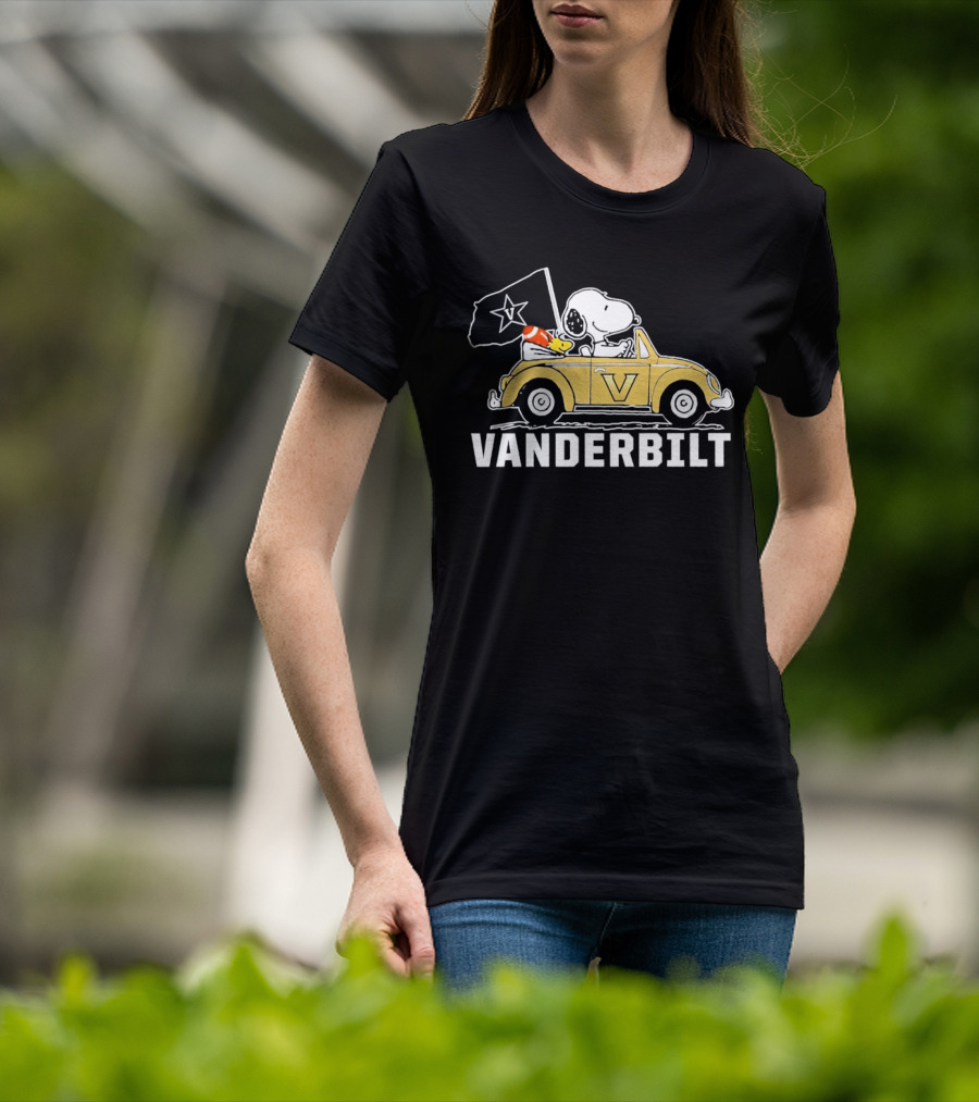 Snoopy And Woodstock Vanderbilt Commodores Driving Car T-Shirt