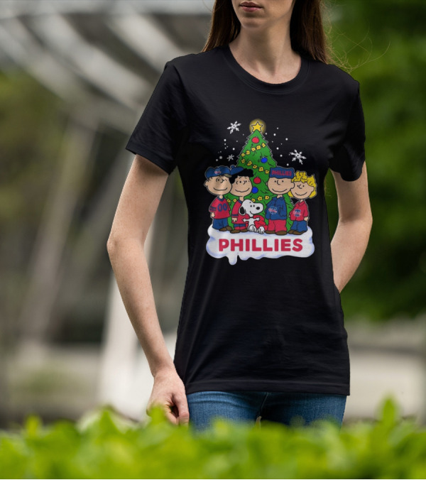 Philadelphia Phillies Snoopy Peanuts Christmas Tree T-Shirt