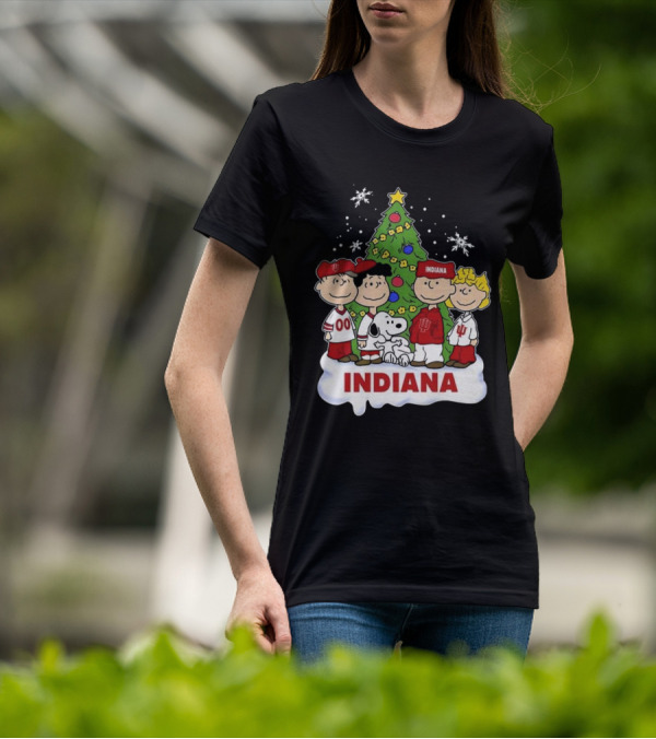 Indiana Hoosiers Snoopy And Friends Christmas Tree Snowflakes T-Shirt