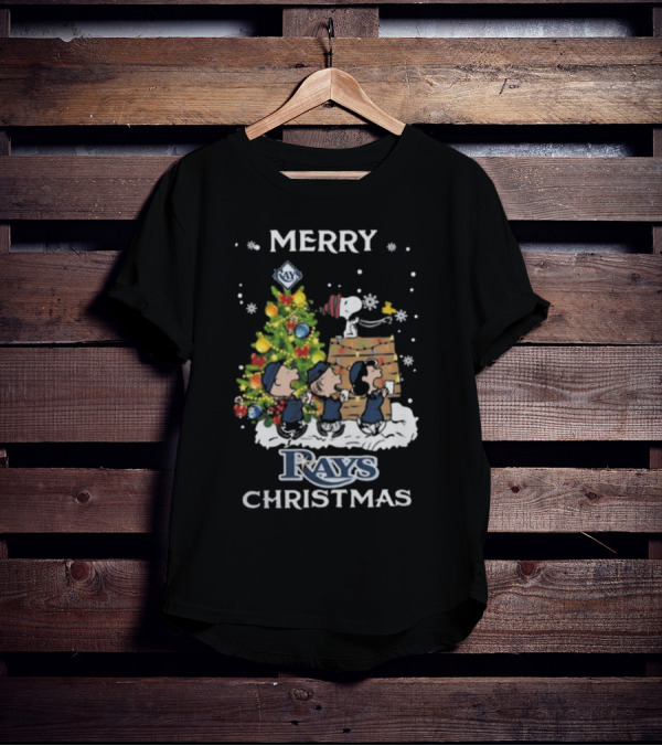 Merry Rays Christmas Tampa Bay Snoopy And Friends T-Shirt