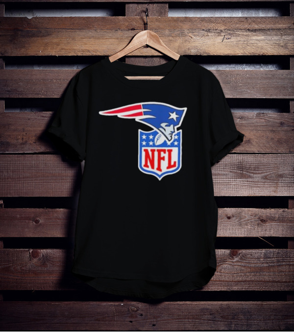 New England Patriots NFL Shield Logo Mashup T-Shirt