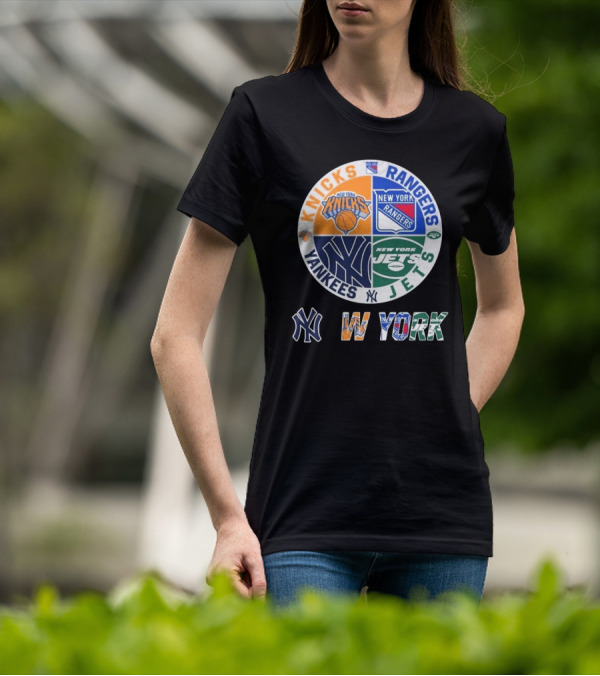 Knicks Rangers Yankees Jets New York Sports Circle T-Shirt