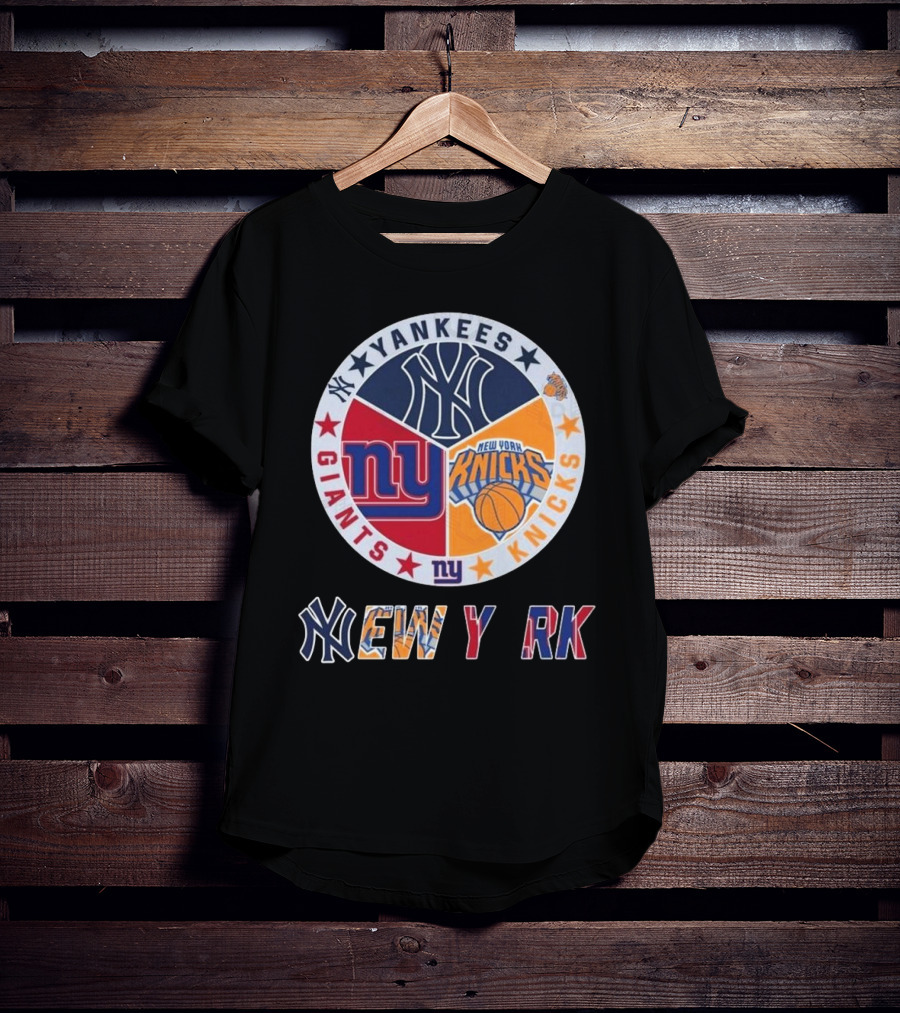 New York Yankees Giants Knicks Circle Yankees Giants Knicks New York T-Shirt
