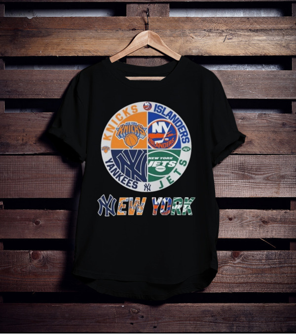 New York Knicks Islanders Yankees Jets Circle Logo New York T-Shirt