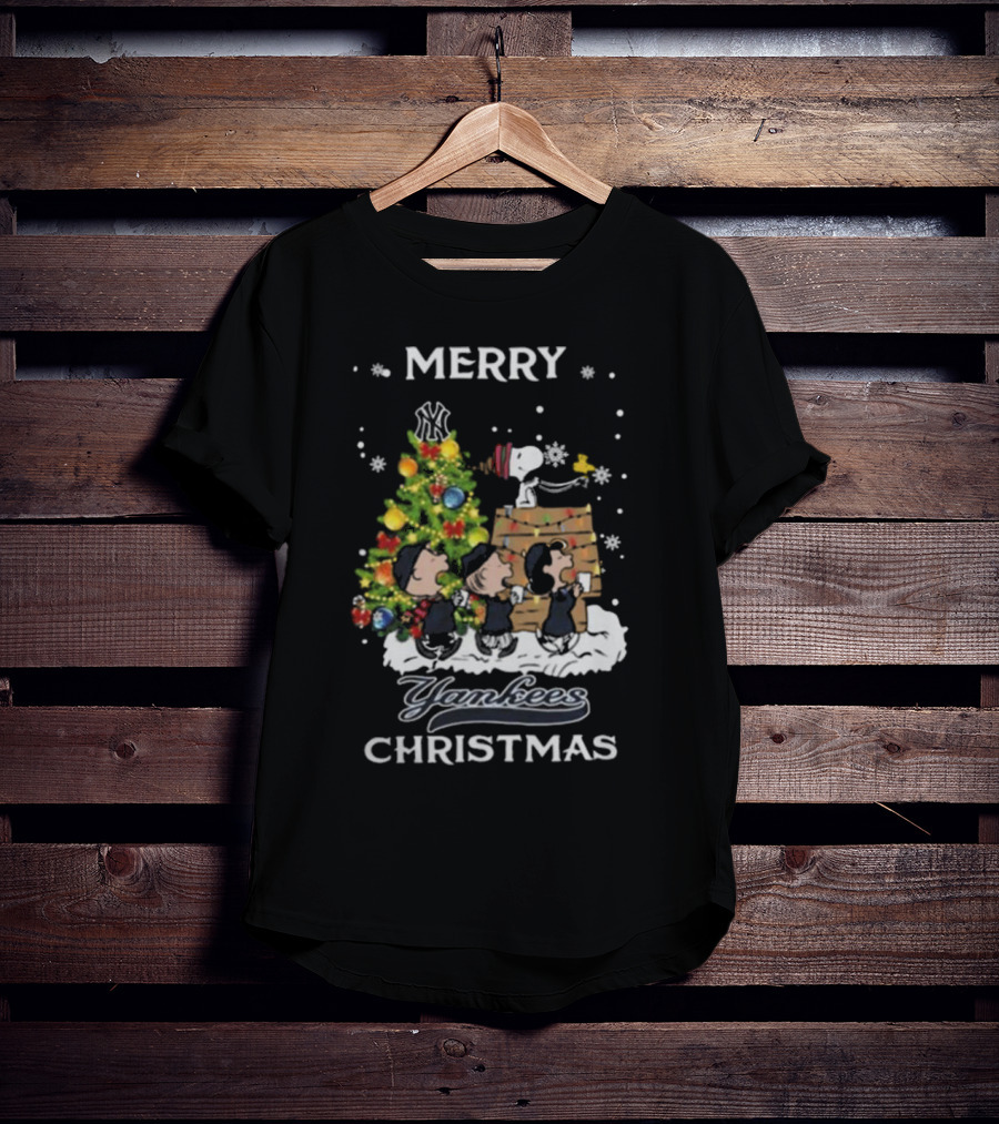 Merry Yankees Christmas Snoopy And Friends T-Shirt