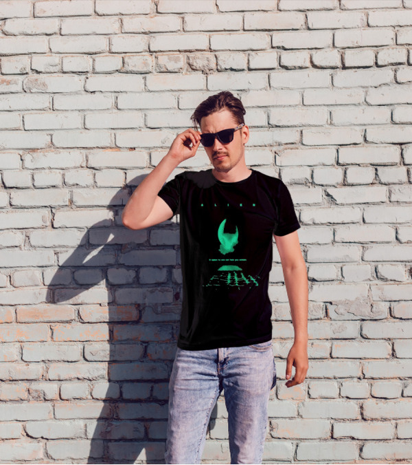 Alien Classic Glow In The Dark In Space No One Can Hear You Scream T-Shirt