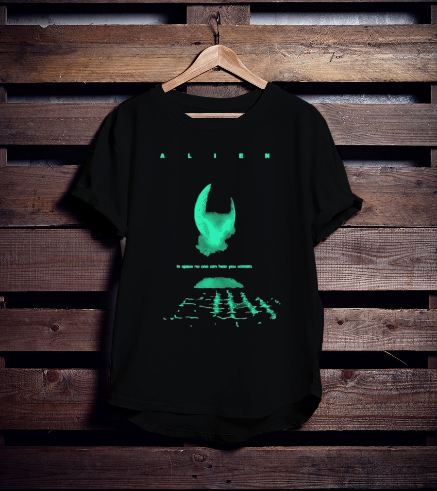 Alien Classic Glow In The Dark In Space No One Can Hear You Scream T-Shirt