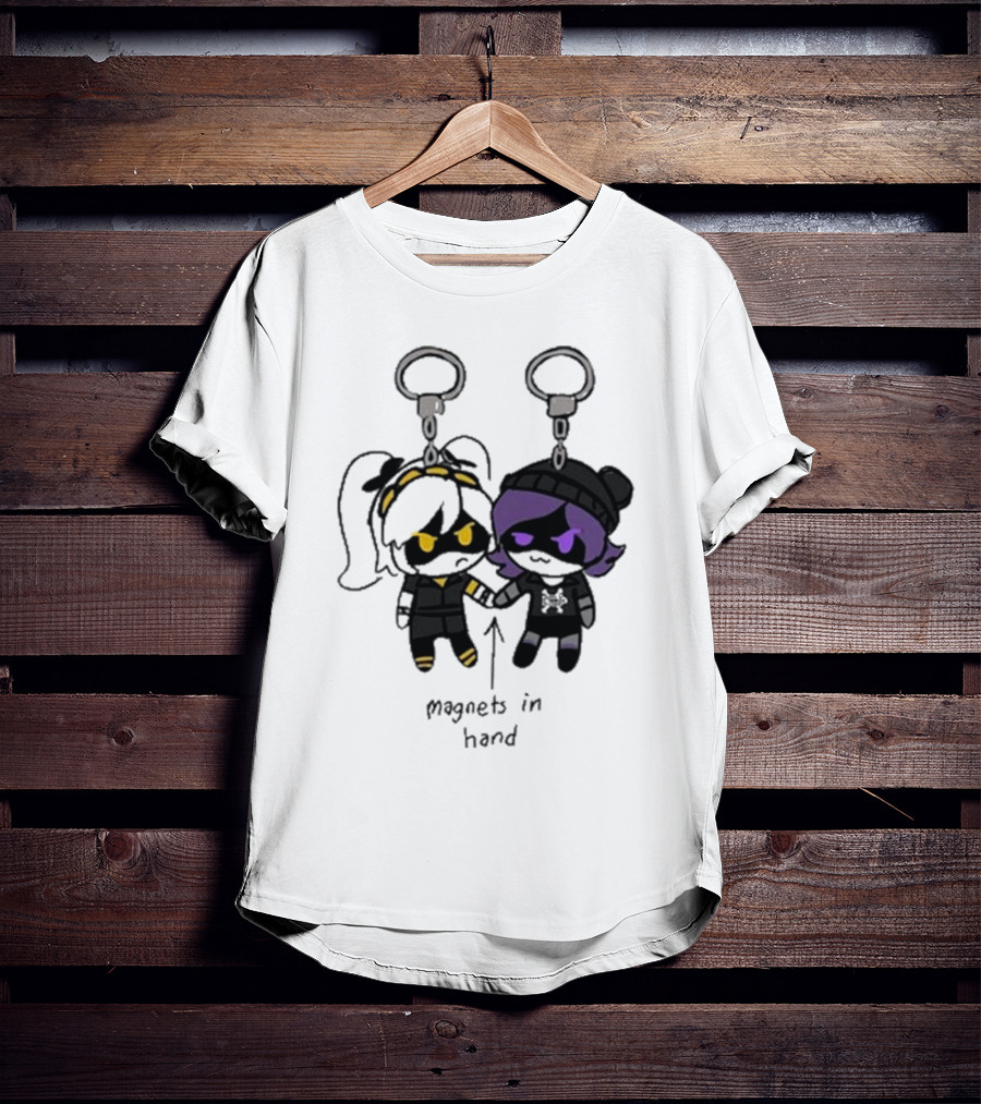 Juzi Chibi Keychain Magnets In Hand T-Shirt