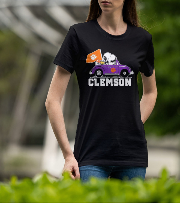 Peanuts Snoopy Woodstock Driving Purple Car With Clemson Tigers Flag CFP T-Shirt