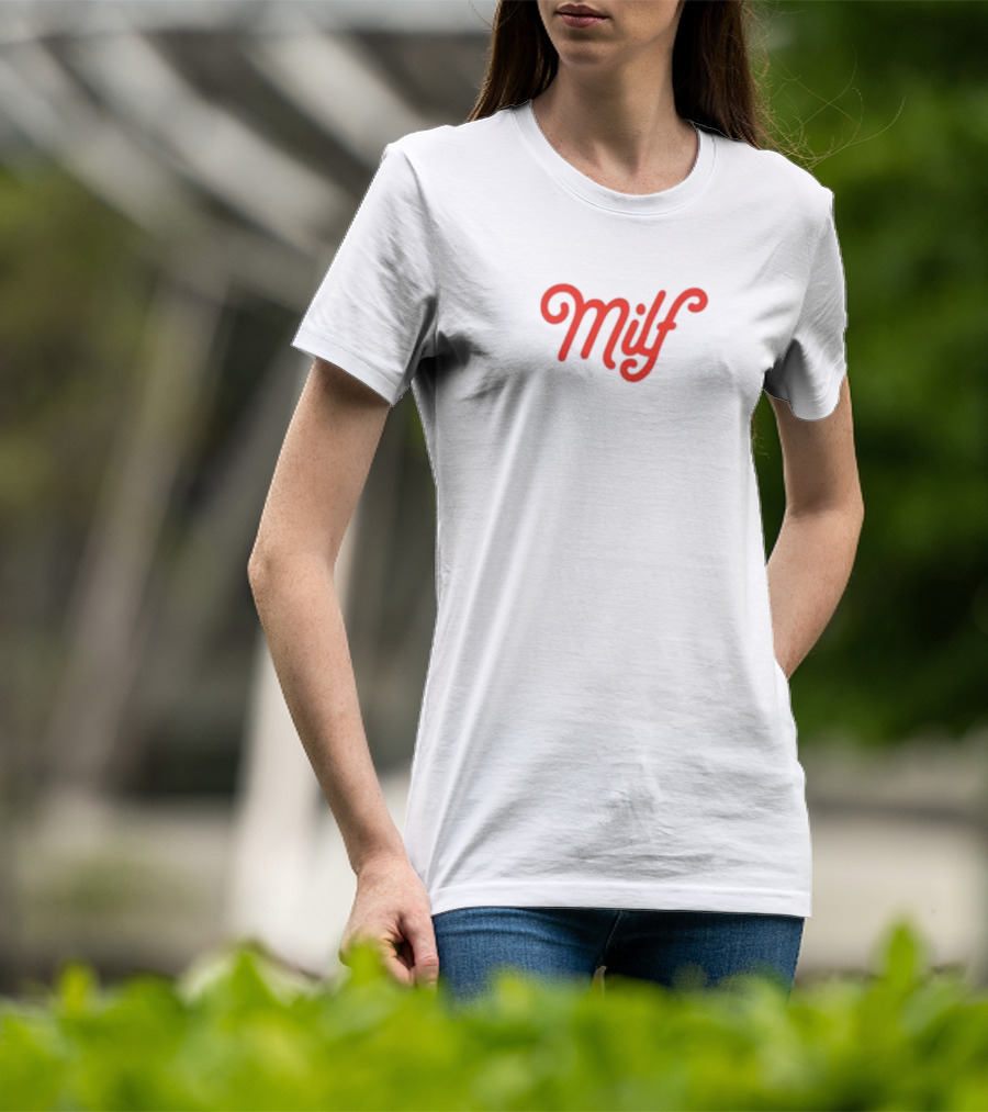 Elizabeth Bay Milf Retro Script Style T-Shirt