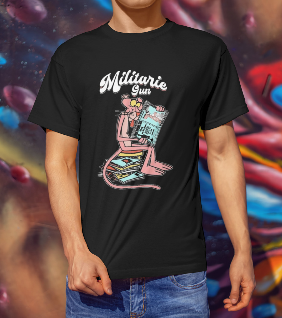 Militarie Gun Pink Panther Reading Comics T-Shirt