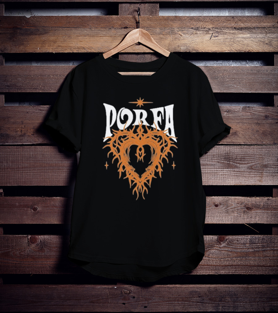 Porfa Stylized Text With Ornate Thorn Heart Design T-Shirt