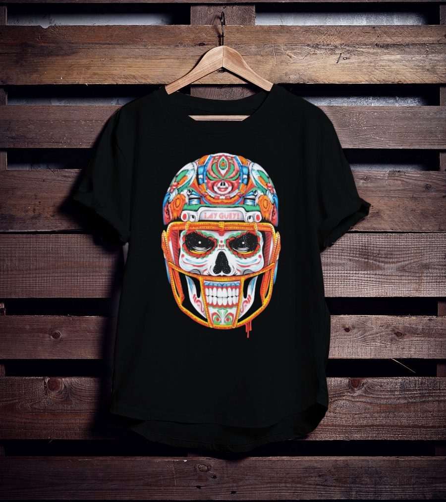 Primera De 10 ¡Ay Güey! Colorful Skull Football Helmet T-Shirt