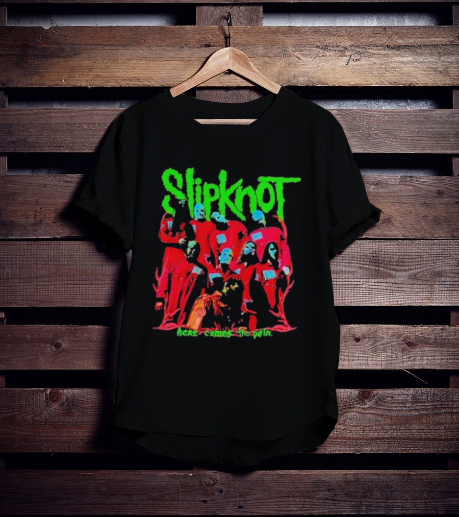 Slipknot Here Comes The Pain Text With Red Figures And Green Logo T-Shirt