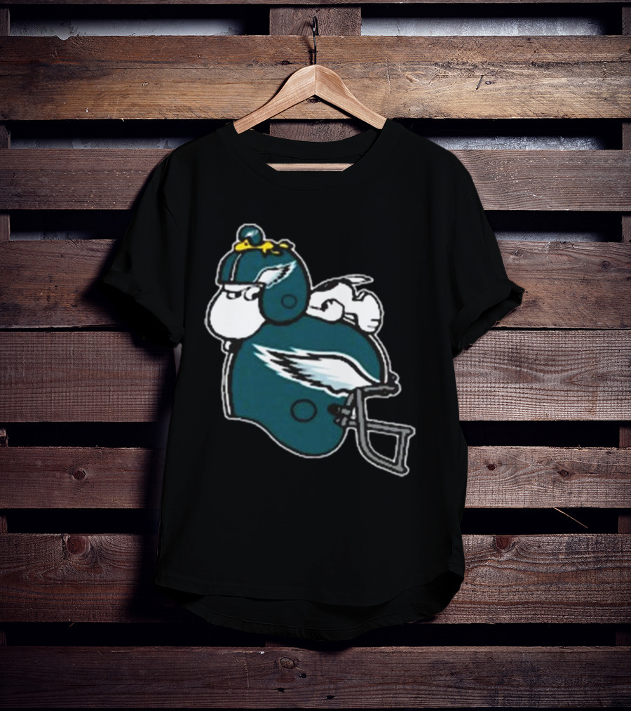 Snoopy Woodstock Relaxing Philadelphia Eagles Football Helmet T-Shirt