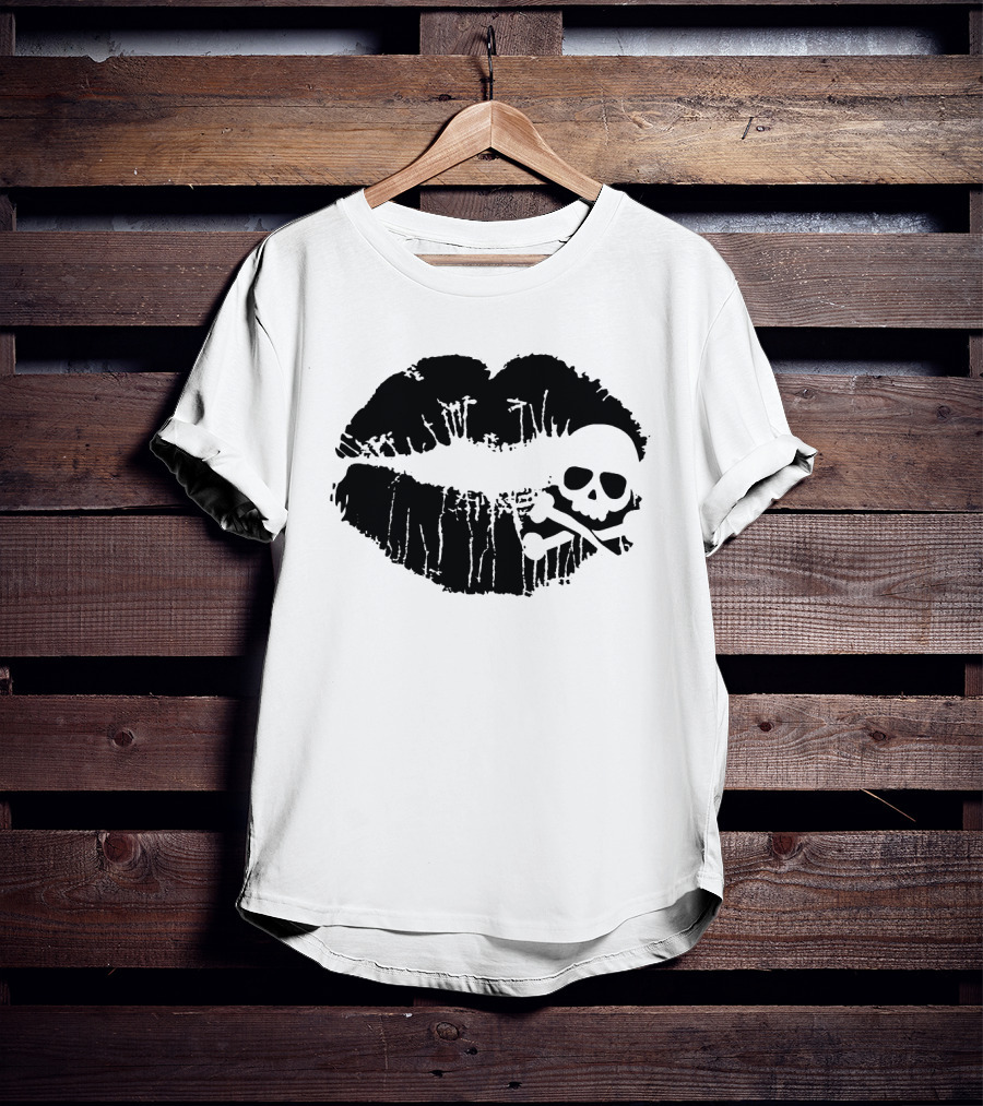 Skull Crossbones Lips Grunge T-Shirt