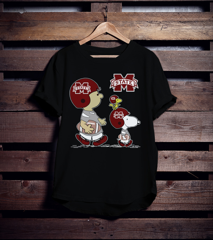 Ms State Bulldogs Snoopy And Woodstock Football Helmet M T-Shirt