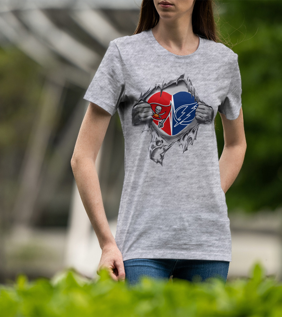 Buccaneers And Lightning Heart Torn Open Fan Passion T-Shirt