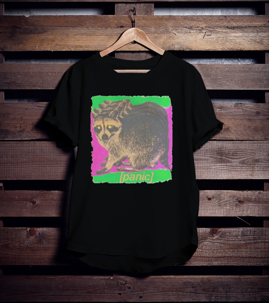 Raccoon [panic] Colorful Retro T-Shirt