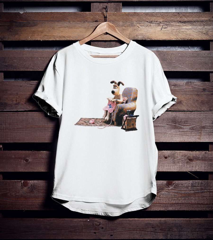 Wallace And Gromit Gromit Knitting In Armchair With Yarn Basket T-Shirt