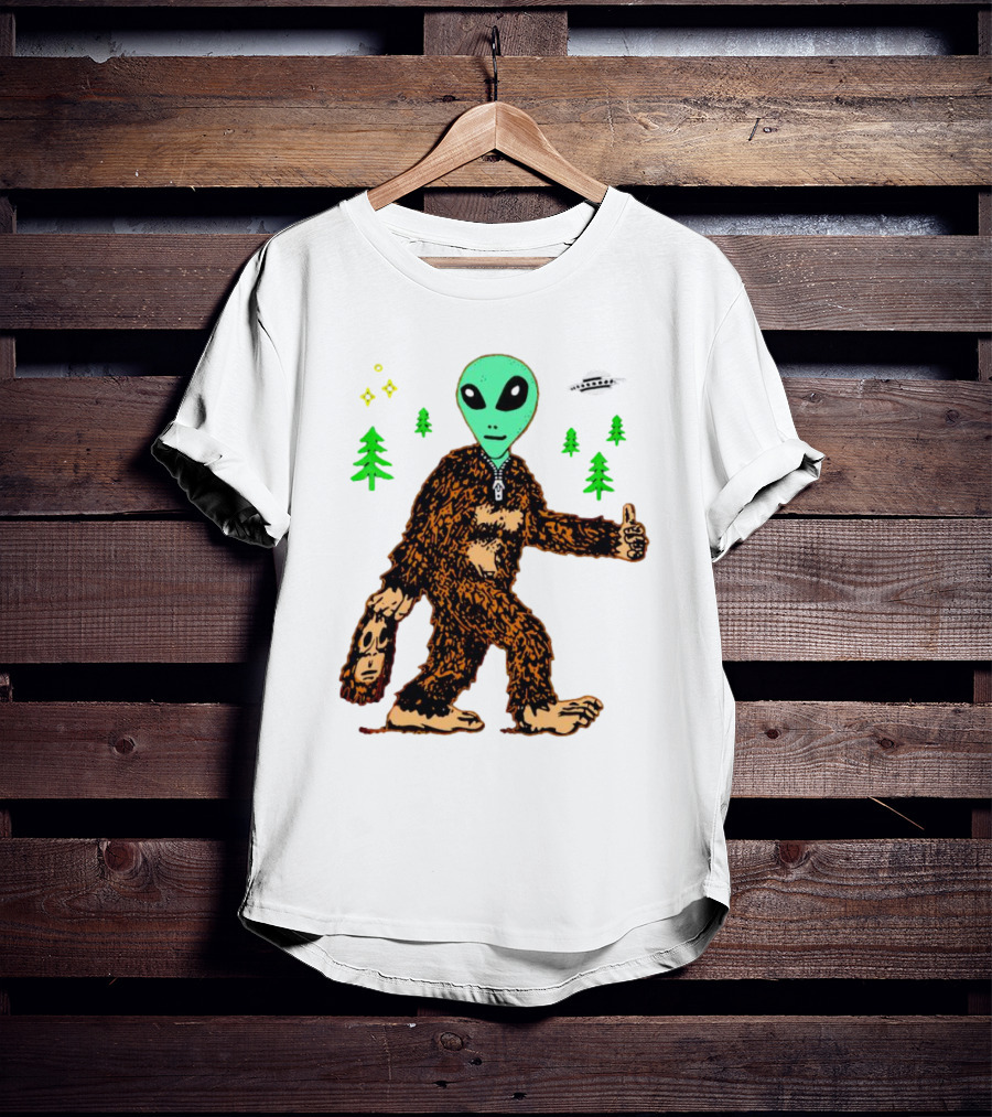 Alien Bigfoot Encounter Forest UFO Adventure T-Shirt