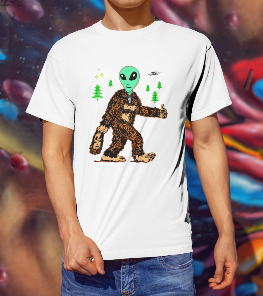 Alien Bigfoot Encounter Forest UFO Adventure T-Shirt