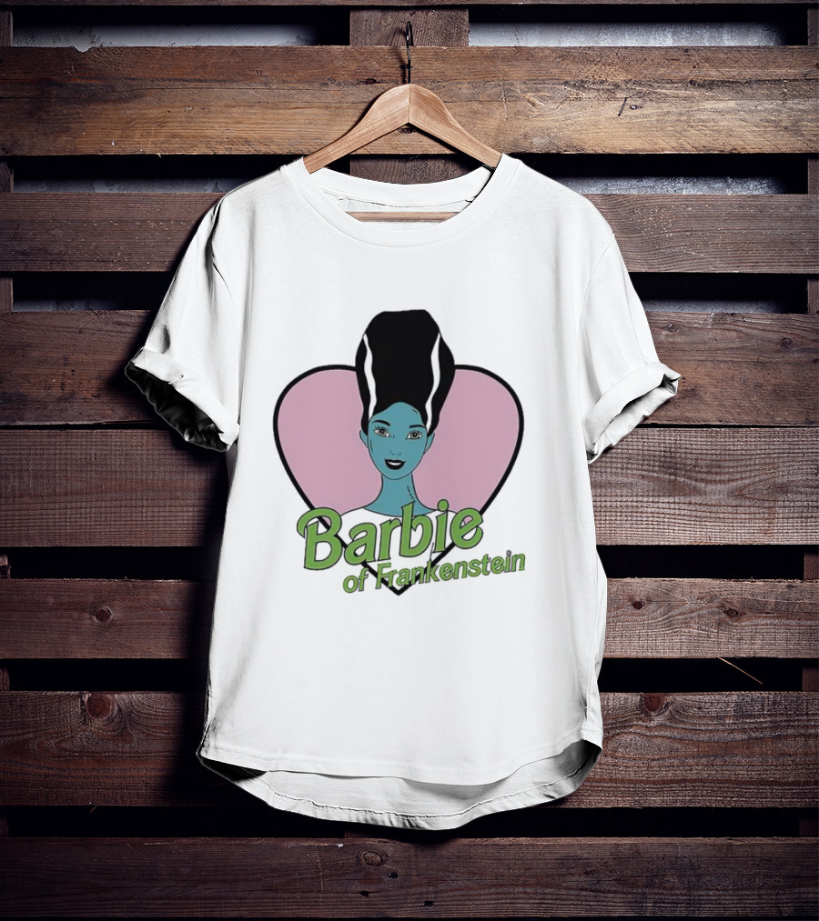 Barbie Of Frankenstein With Heart Background T-Shirt