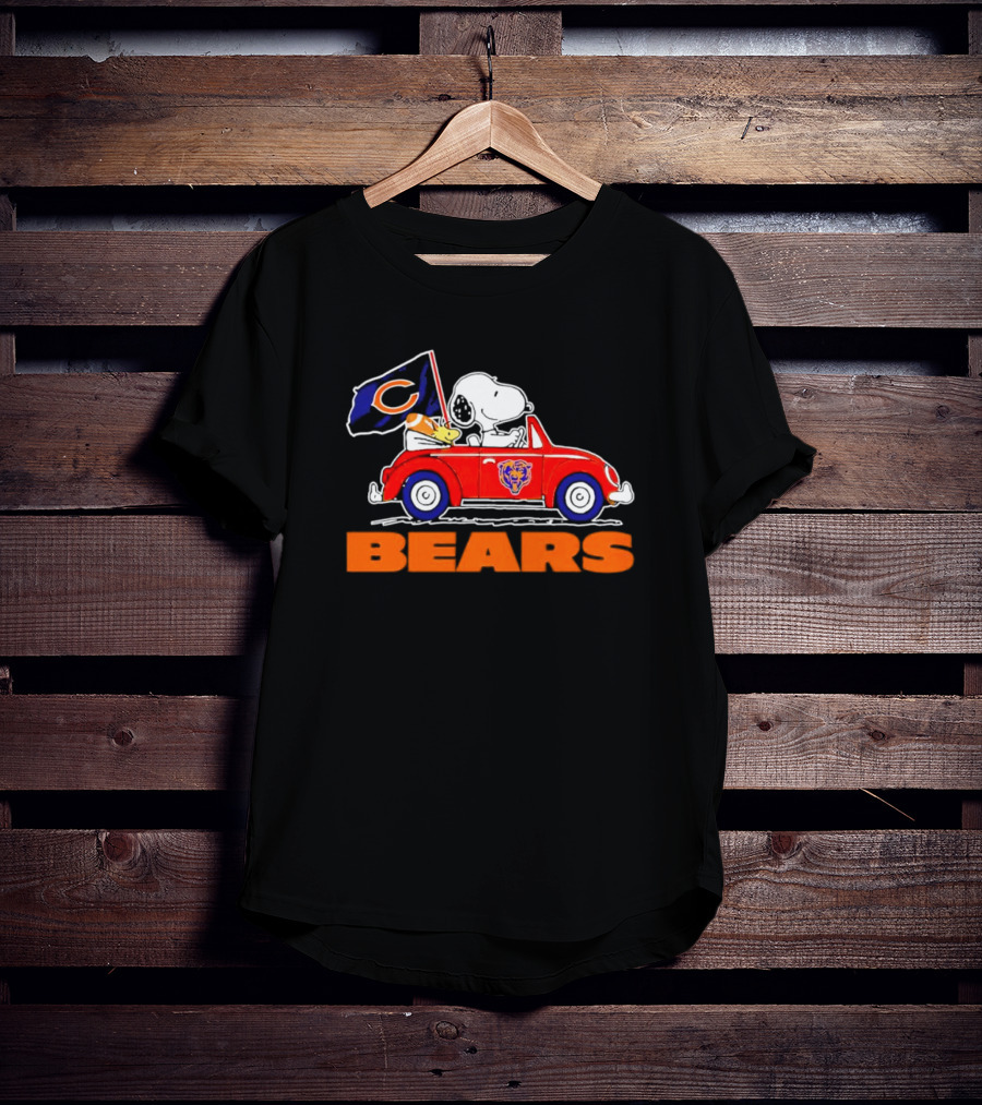 Chicago Bears Snoopy And Woodstock Driving Car With Flag T-Shirt