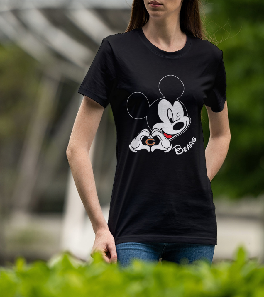 Mickey Heart Chicago Bears Fan T-Shirt