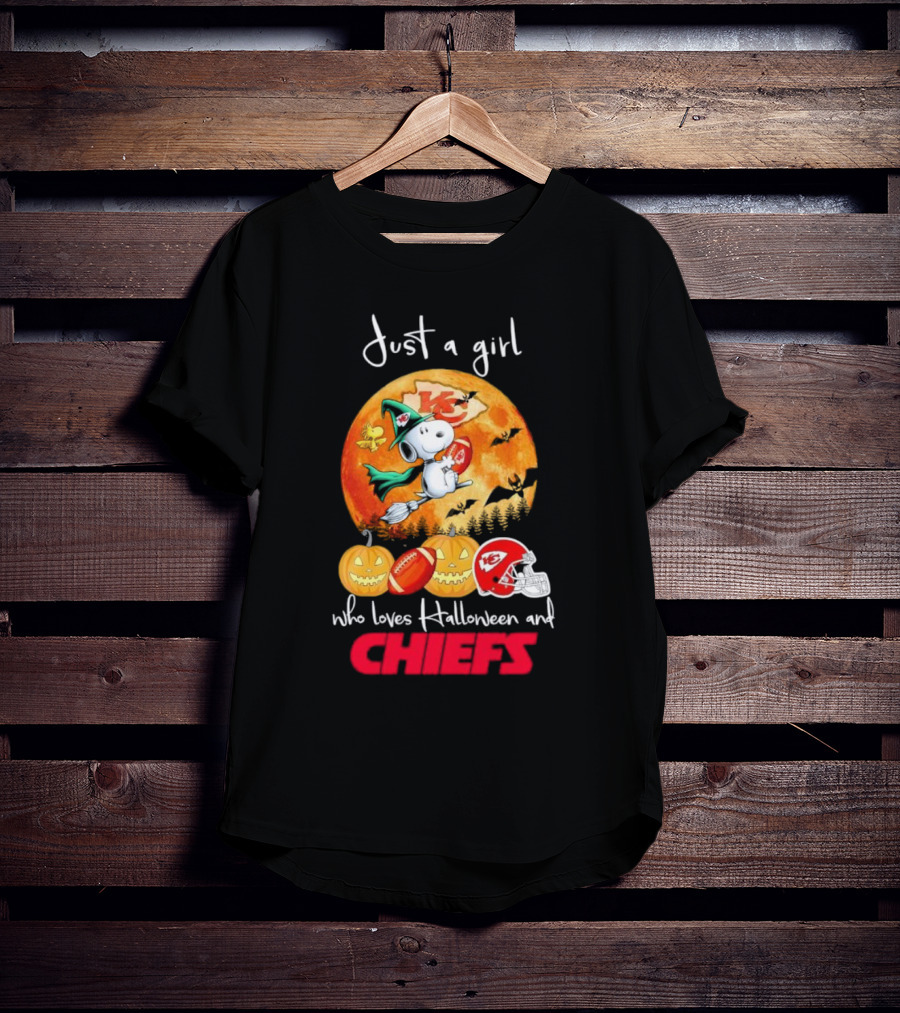 Just A Girl Who Loves Halloween And Chiefs Snoopy Witch T-Shirt