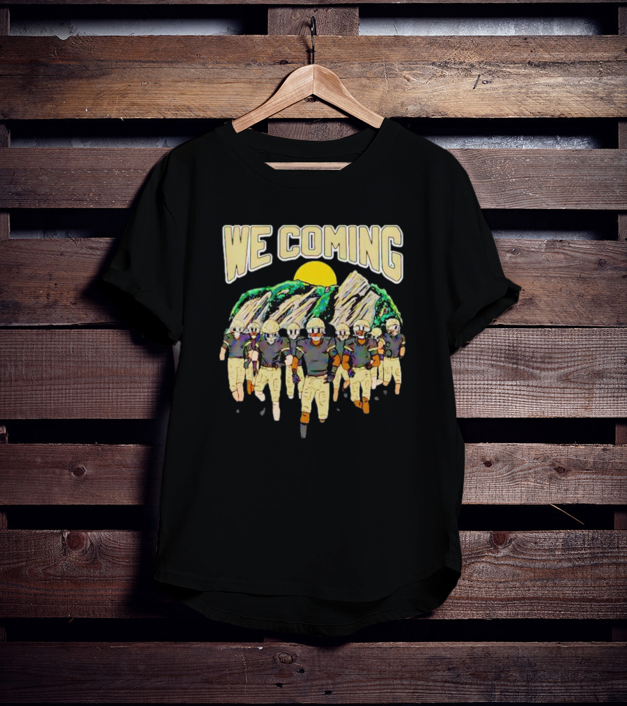 We Coming Colorado Buffaloes Football Team Sun And Mountains T-Shirt