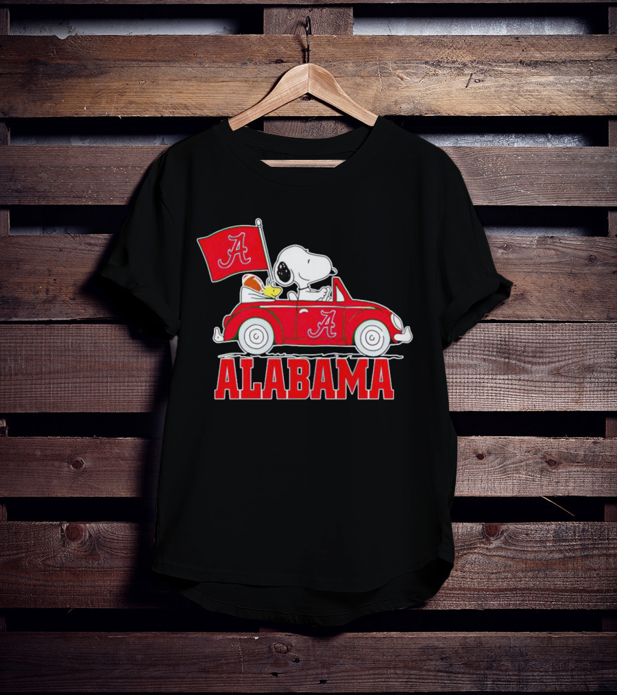 Snoopy And Woodstock Driving Red Car Alabama Crimson Tide Flag T-Shirt