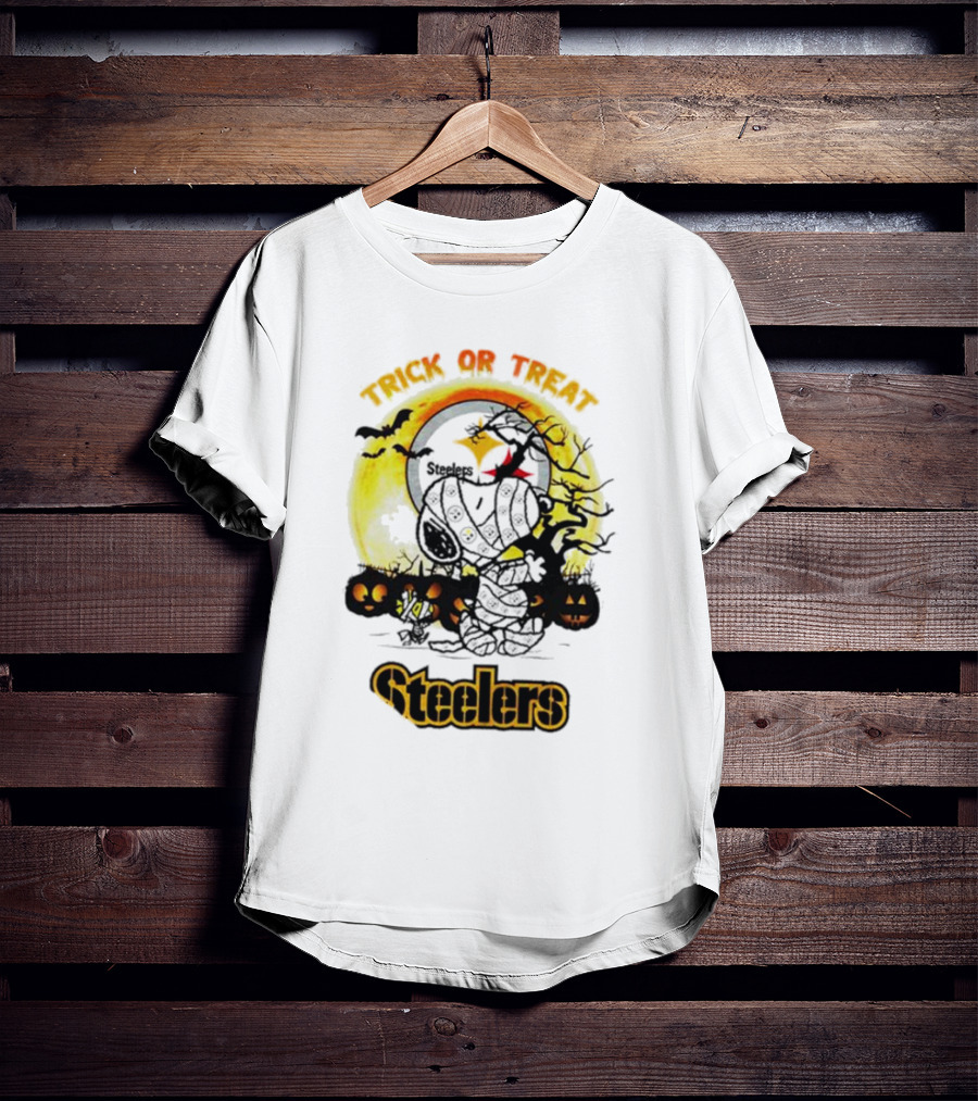 Pittsburgh Steelers Mummy Snoopy Trick Or Treat Halloween Scene T-Shirt