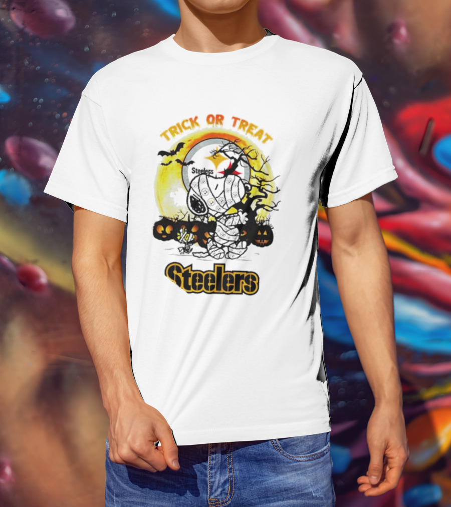 Pittsburgh Steelers Mummy Snoopy Trick Or Treat Halloween Scene T-Shirt