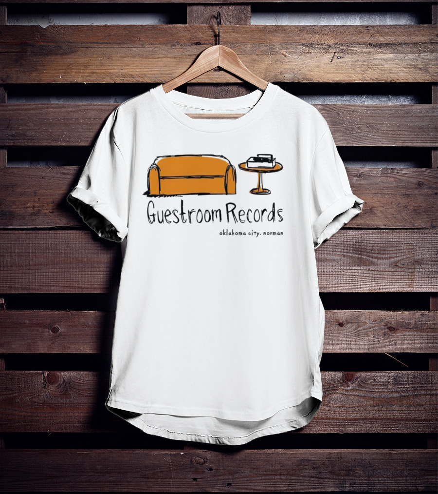 Guestroom Records Oklahoma City Norman Couch And Turntable T-Shirt