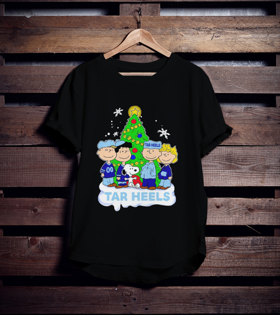 Tar Heels Peanuts Characters By Christmas Tree Holiday Scene T-Shirt
