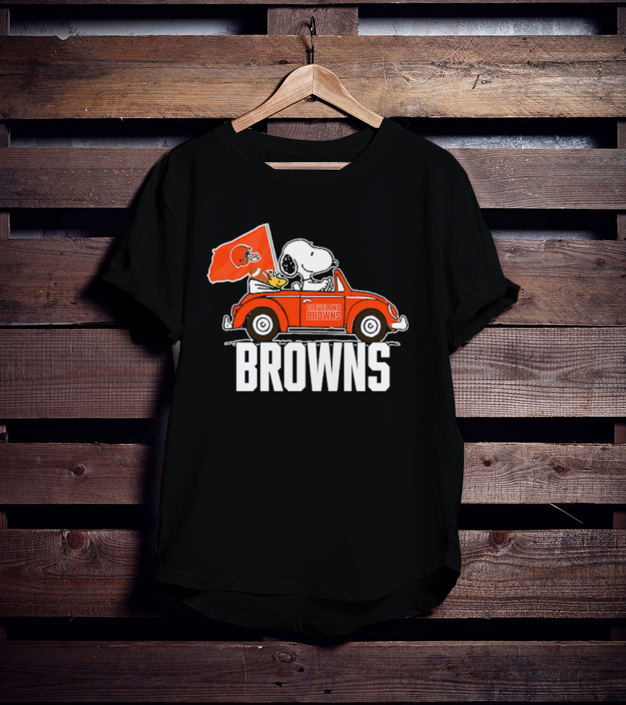 Cleveland Browns Snoopy Woodstock Driving Car With Flag T-Shirt