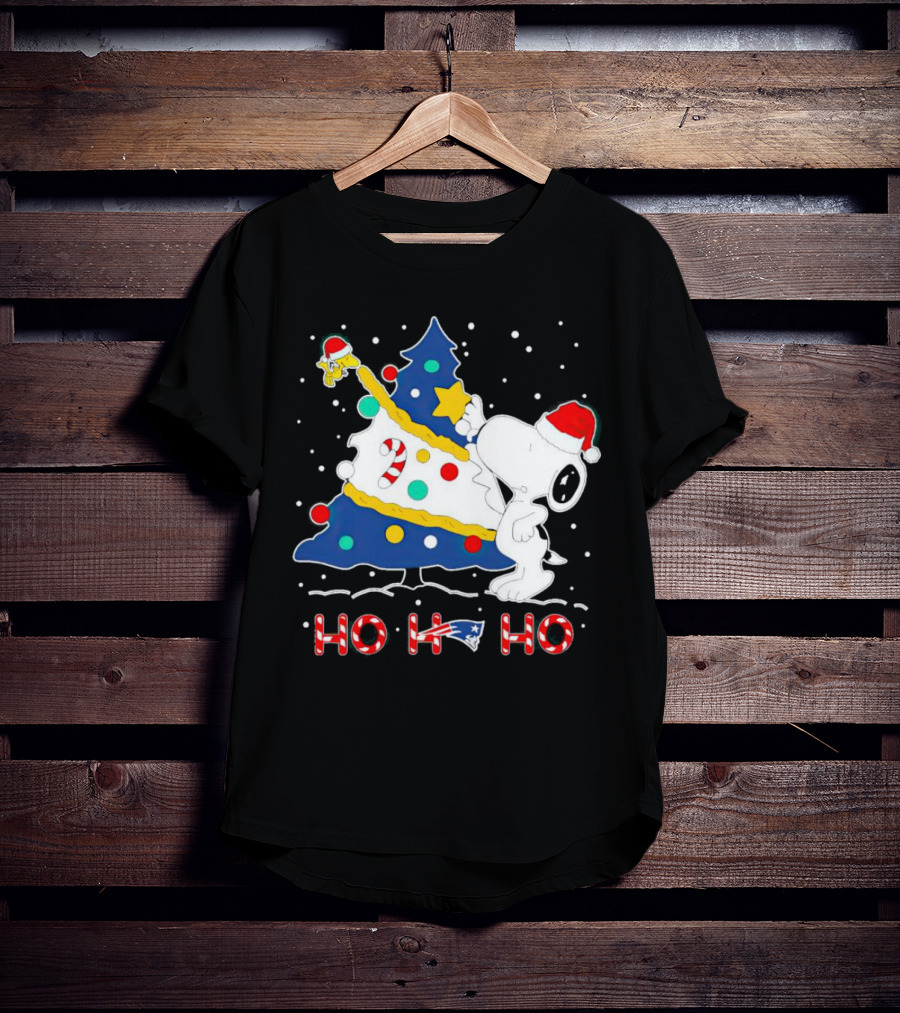 Snoopy Woodstock Decorating Christmas Tree New England Patriots Ho Ho Ho T-Shirt