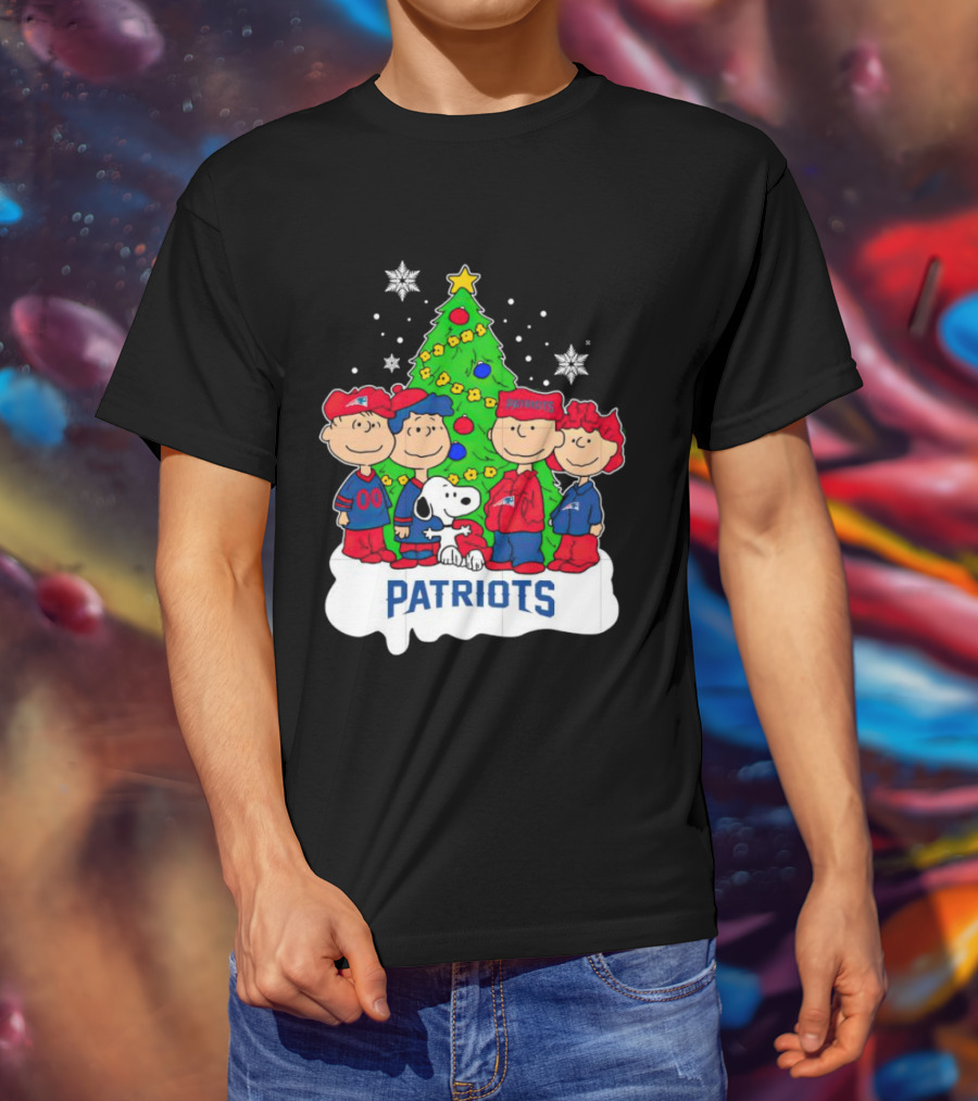 The Peanuts Characters Christmas With New England Patriots Tree And Snoopy T-Shirt