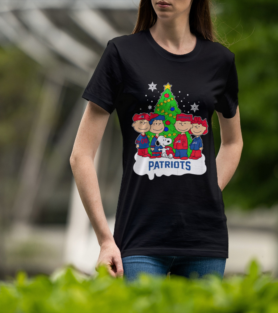 The Peanuts Characters Christmas With New England Patriots Tree And Snoopy T-Shirt