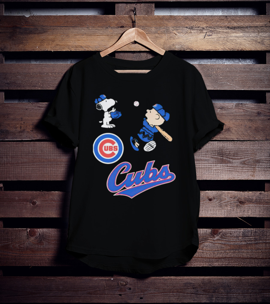 Snoopy And Charlie Brown In Chicago Cubs Baseball Uniforms T-Shirt