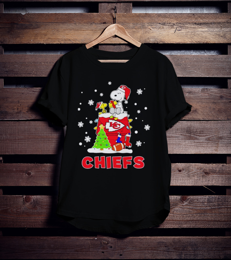 Kansas City Chiefs Christmas Snoopy Woodstock Dog House T-Shirt