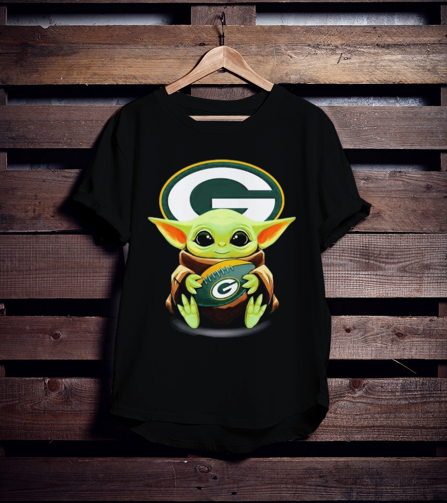 Baby Yoda Green Bay Packers Football Hug T-Shirt